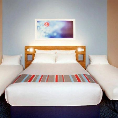 Travelodge Tunbridge Wells Exteriör bild